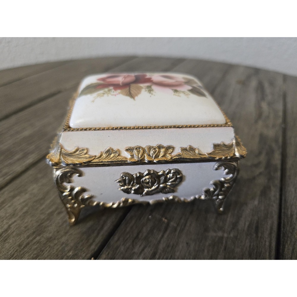 Beautiful Mele Footed Musical Jewelry Box Pink Roses Gold Trim & Lining Trinket